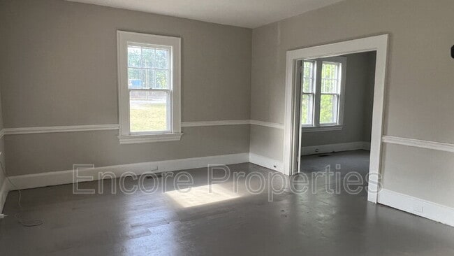 Building Photo - 705 Rhem St