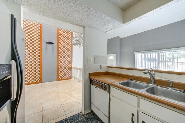 Building Photo - 13004 Greenway Chase Ct