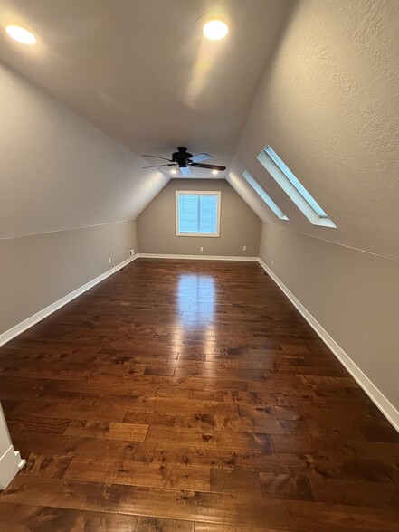 Primary Bedroom - 704 Briarwood Ter