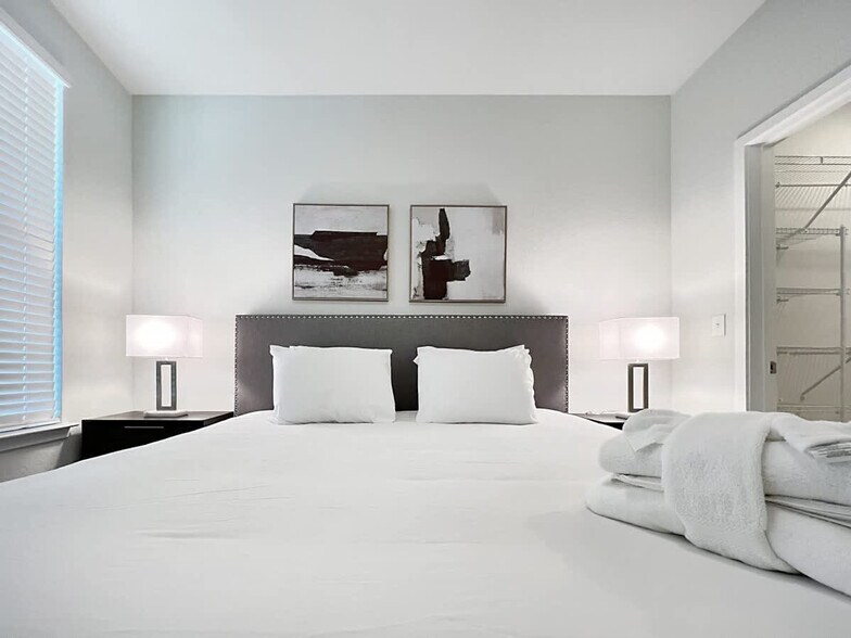 Building Photo - 8901 Bertha Palmer Blvd