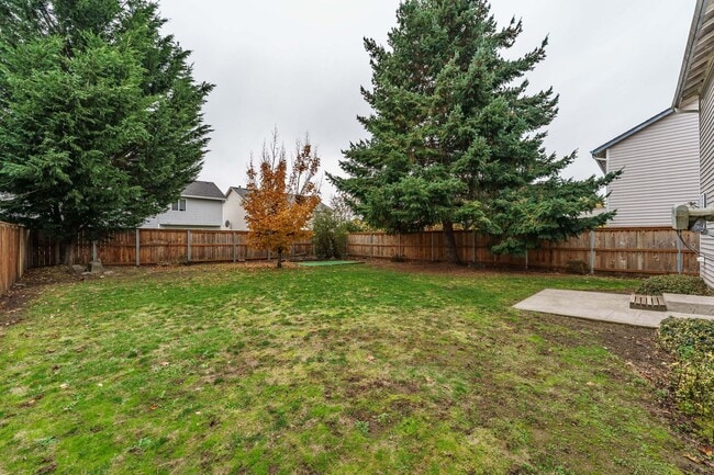 Building Photo - A/C Equipped 4 Bedroom 2.5 Bath Located in Desirable Fishers Grove - Union, Shahala and Ilahee Sc...