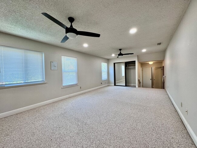 Building Photo - NOW AVAILABLE - 4 BED, 3 BATH, 2 CAR GARAG...
