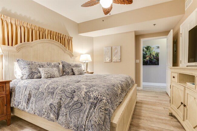 Building Photo - 9900 S Thomas Dr