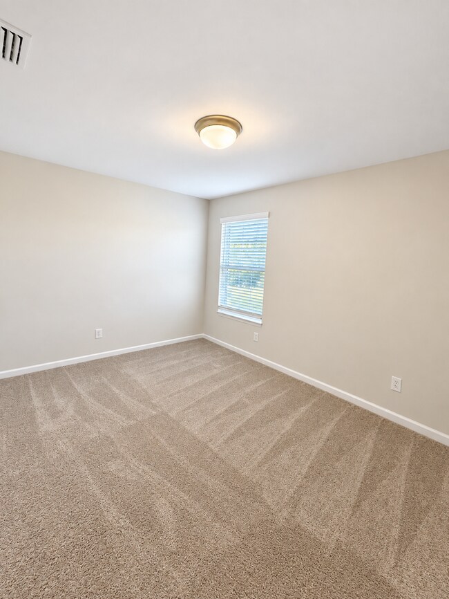 Building Photo - Now Leasing! 1 Month Free | Brand-New 3BR Home with 2-Car Garage Near Downtown Mooresville