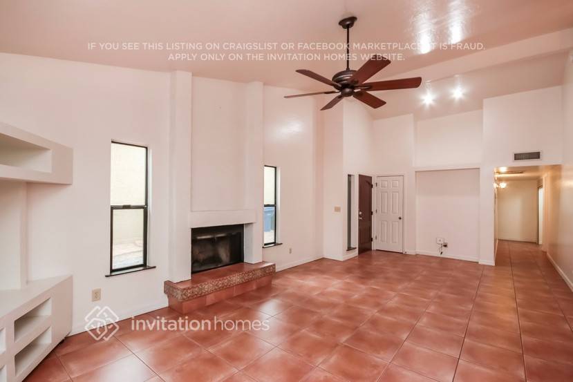 Building Photo - 2234 E Florian Ave