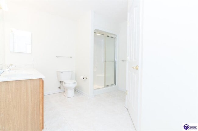Building Photo - 318 Emmaus Cir
