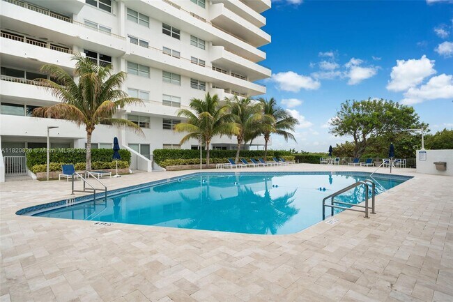 Building Photo - 177 Ocean Ln Dr