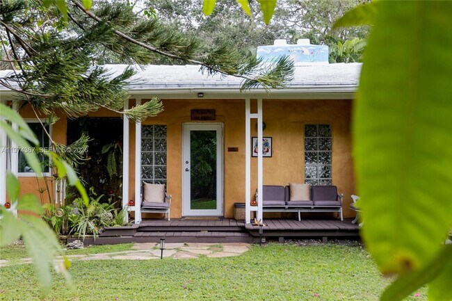 Building Photo - 750 NE 120th St