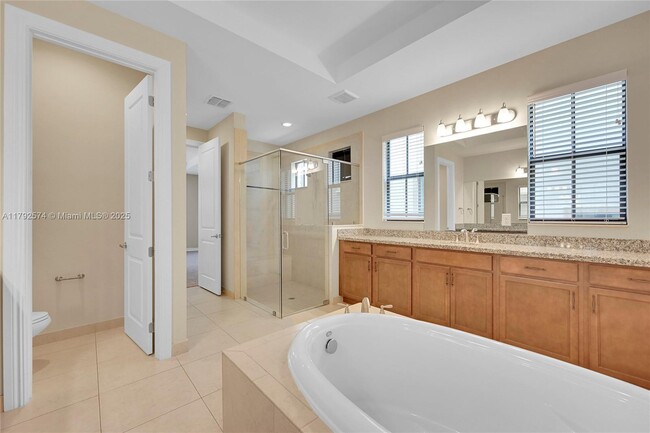 Building Photo - 9365 Solstice Cir