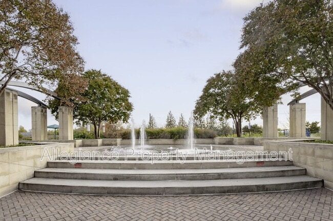 Building Photo - 3600 S Glebe Rd