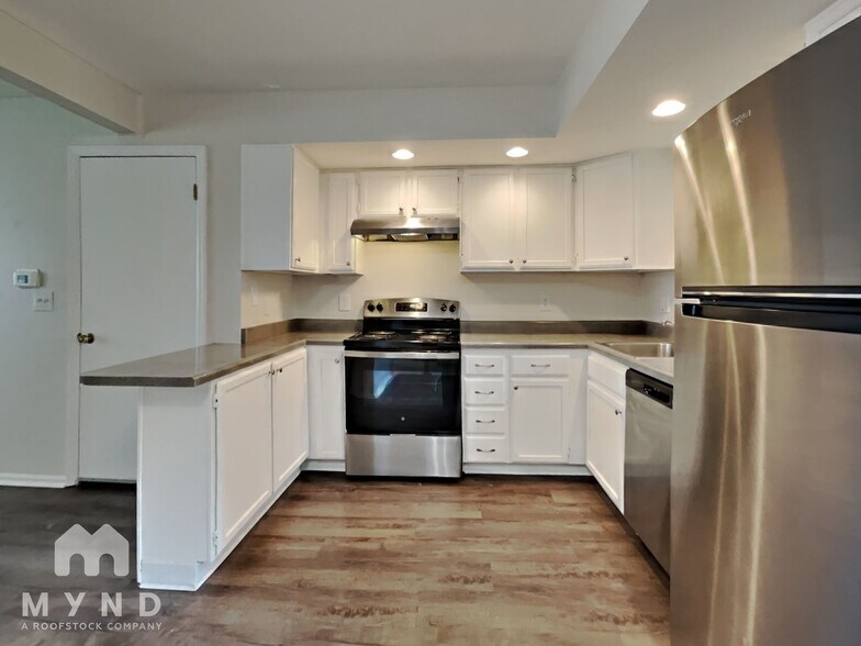 Building Photo - 17224 E Ford Dr