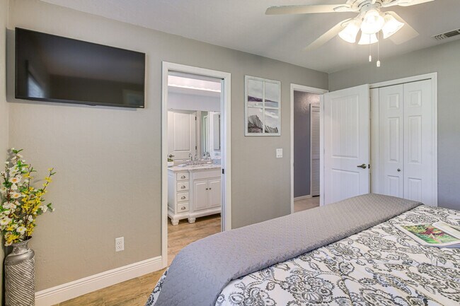 Building Photo - 831 Deep Lagoon Ln