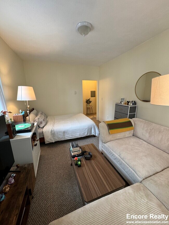 Building Photo - 111 Norway St