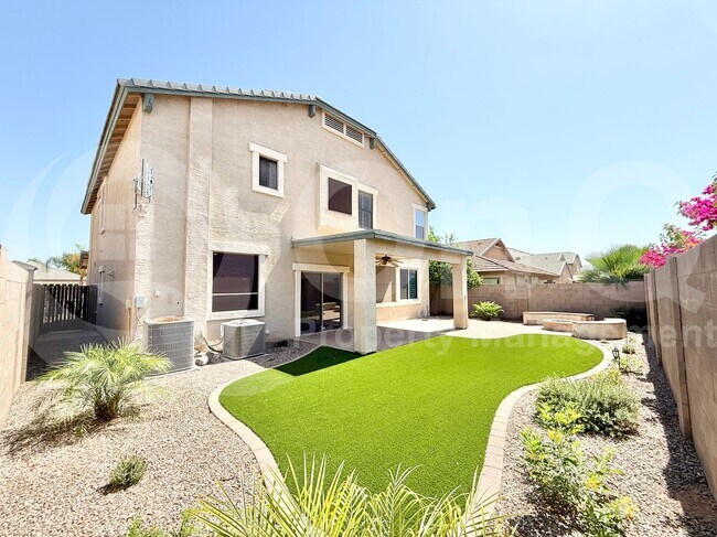 Building Photo - 16111 W Winslow Dr