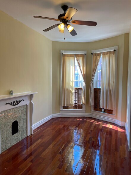 Living Room - 2309 Avalon Ave