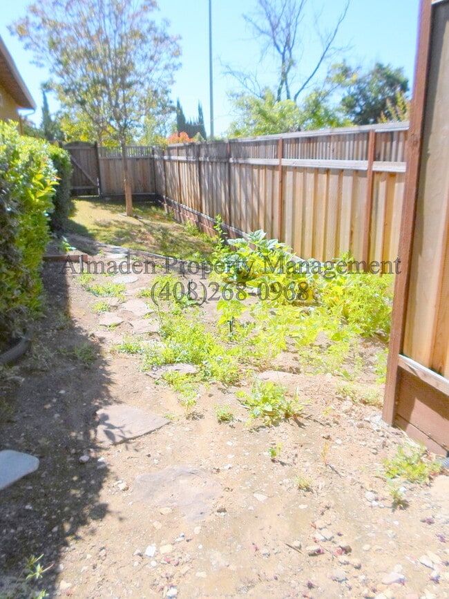 Building Photo - Remodeled Almaden Home near Foothills!! Great Schools, Central A/C & Pool!!