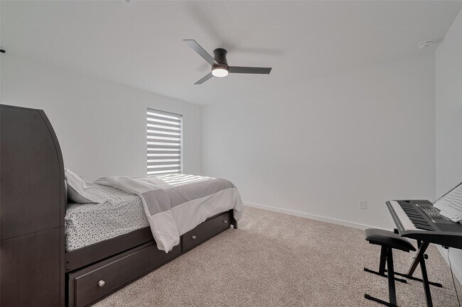 Building Photo - 21611 Shadowbrook Birch Dr