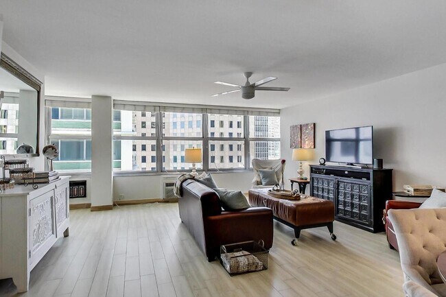 Building Photo - 1000 N Lake Shore Dr