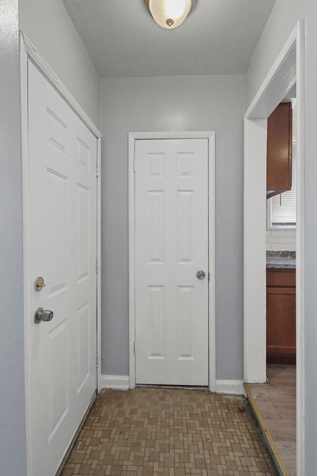 Building Photo - 19356 Westmoreland Rd