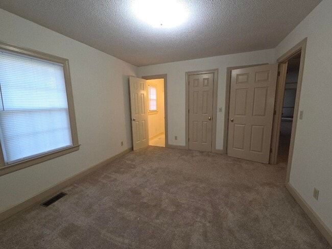 Building Photo - 311 Moyton Ave