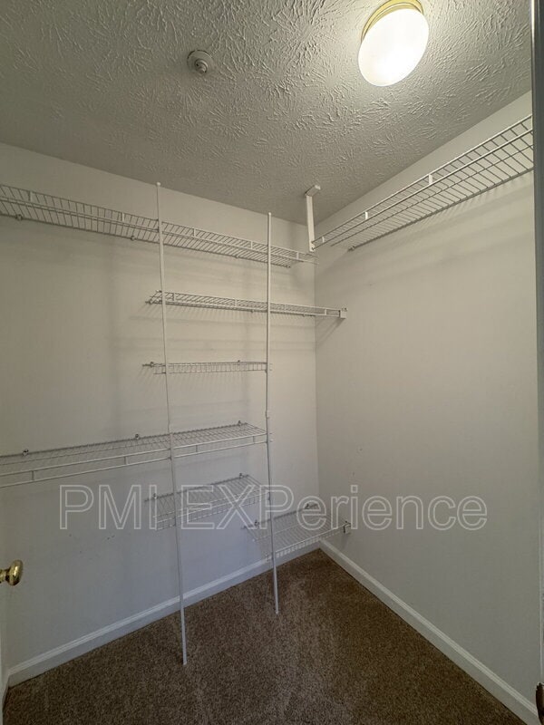 Building Photo - 12740 Wedgedale Ct