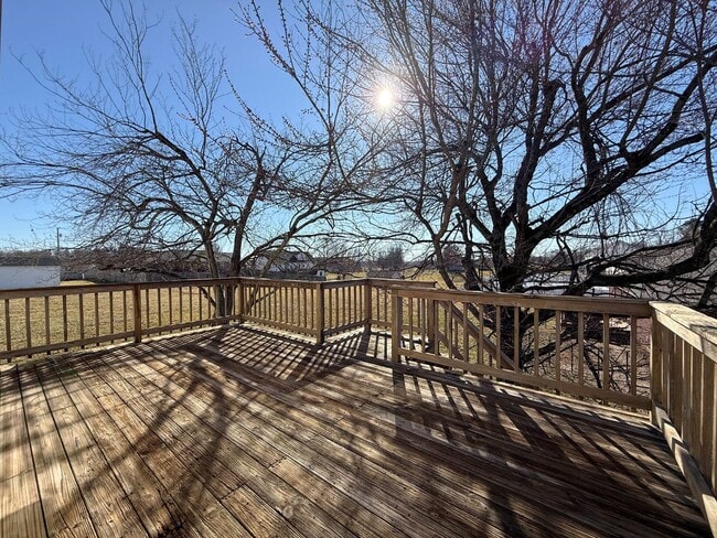 Building Photo - Spacious 3-Bedroom Home with Huge Basement, Garage, and Scenic Country Views