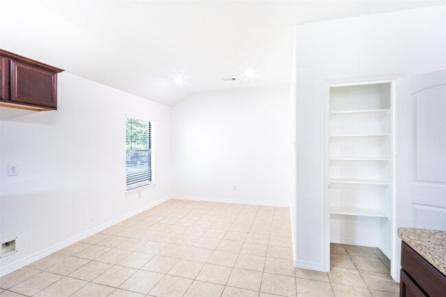 Building Photo - 9918 Hideaway Bend Ln