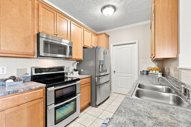Building Photo - 1320 Kershaw Loop