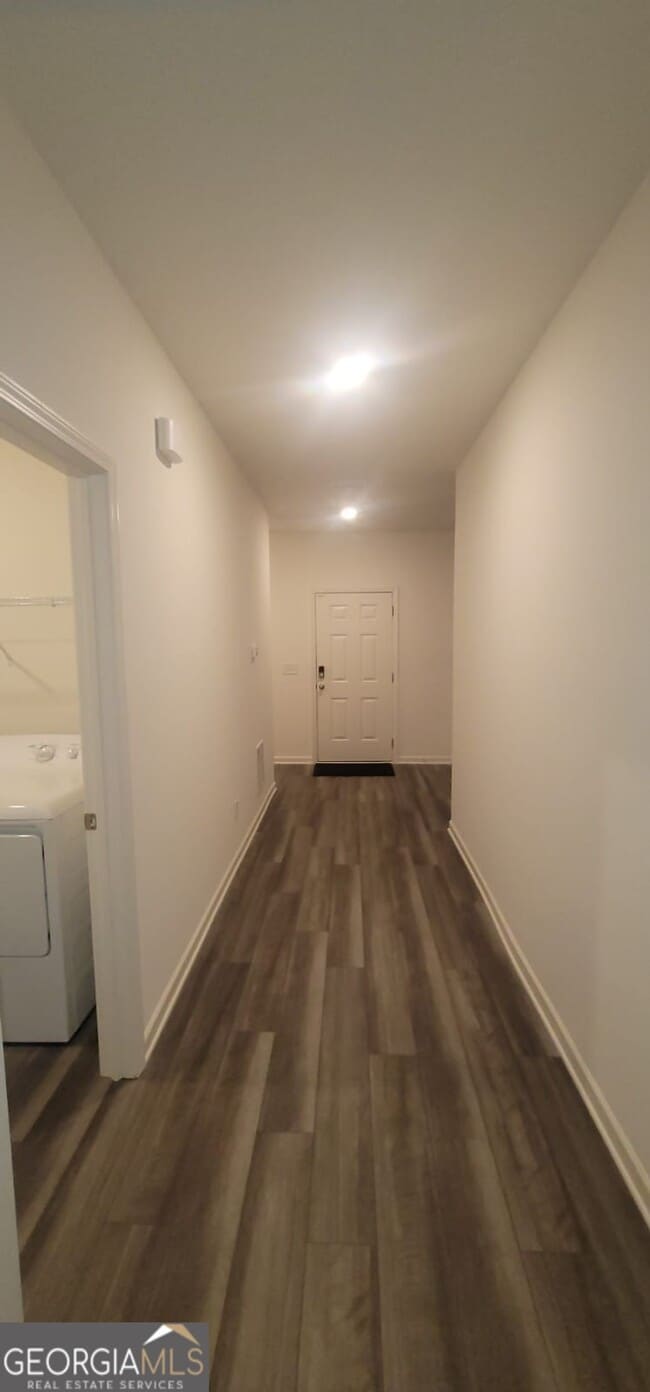 Building Photo - 214 Moreton Wy