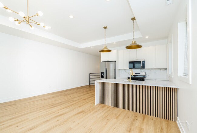 Building Photo - 6048 S Eberhart Ave