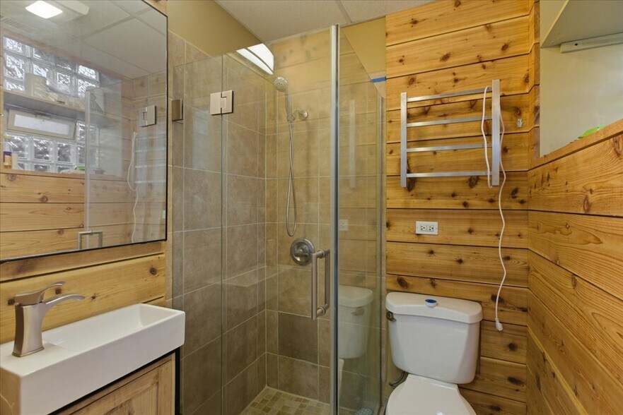 Building Photo - 1338 W Irving Park Rd