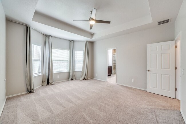 Building Photo - UPDATED SINGLE-STORY HOME IN WOLF CREEK SUBDIVISION