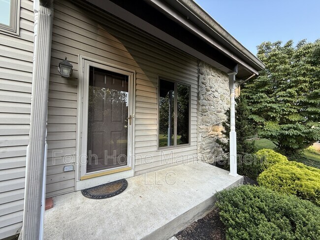 Building Photo - 1278 Valley Rd