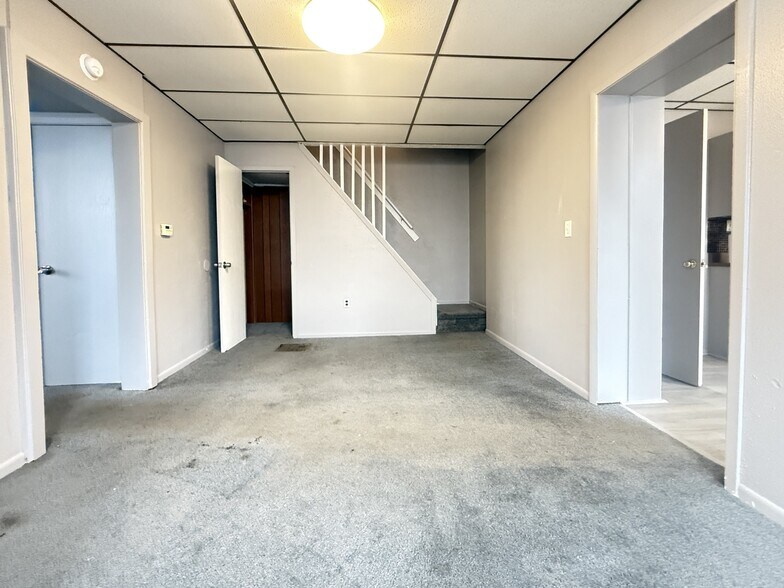 Building Photo - 719 Caroline St