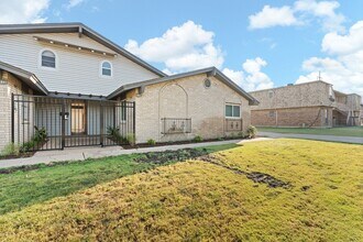Building Photo - Gorman Dr