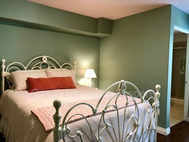 Building Photo - 233 Villorrio Dr E