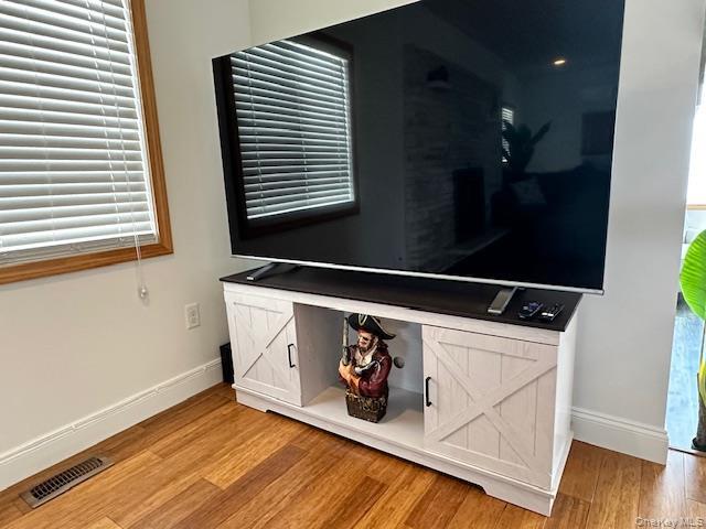 Building Photo - 2898 Edgemere Dr