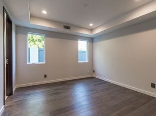 Building Photo - 205 S Irena Ave