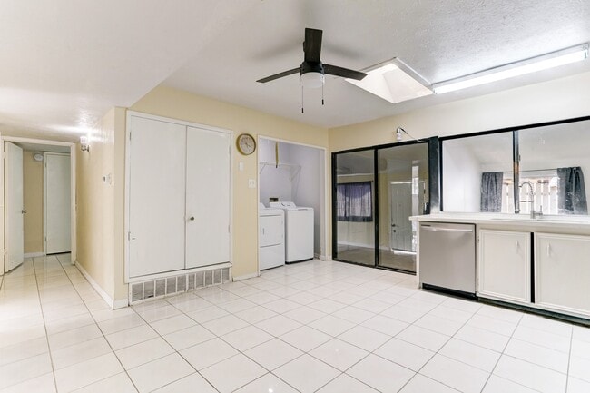 Building Photo - 15530 Camino Del Sol Dr