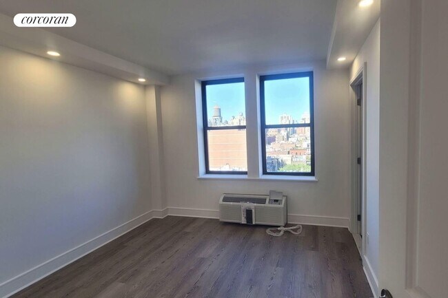 Building Photo - 45 W 81st St