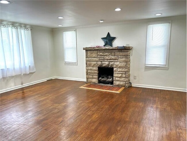 Building Photo - 137 Mahan Ln