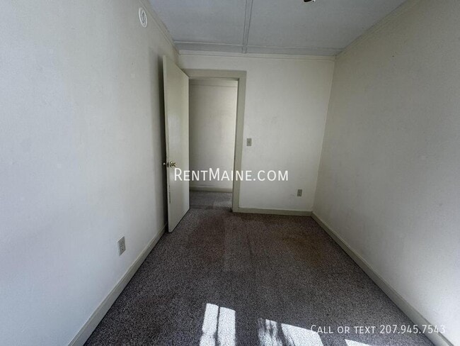 Building Photo - 114 Riverside Dr