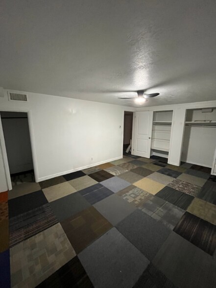 Building Photo - 534 S Main St