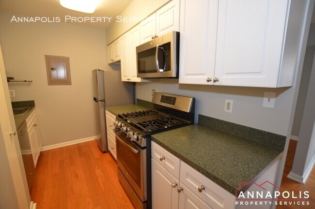 Building Photo - 13 silverwood circle #10