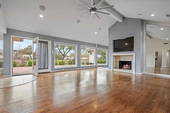 Building Photo - 534 Fox Briar Ln
