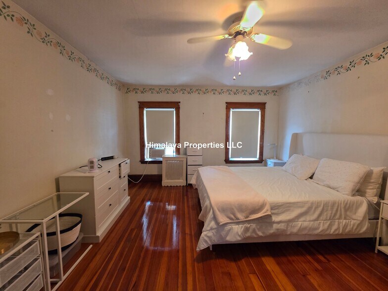 Building Photo - 82 Bromfield Rd