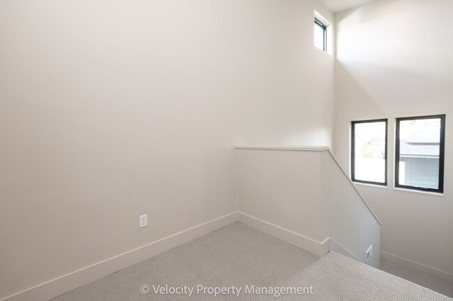 Building Photo - Brand New Westside Townhome!