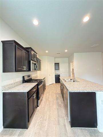 Building Photo - 8916 Old Rawhide Ln