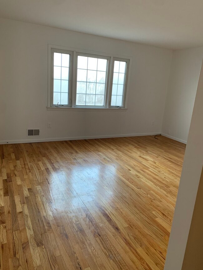 Living room - 57 Quick Ave
