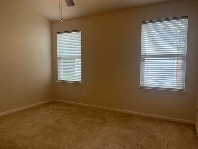 Building Photo - Charming Knightdale Residence, Available Now!